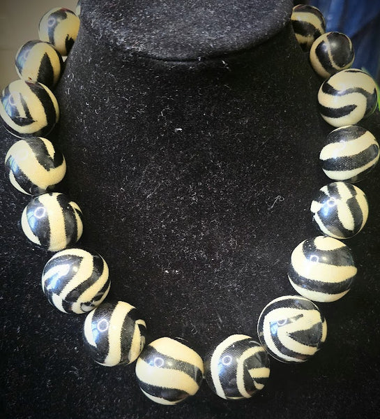 Black and White Zena Necklace