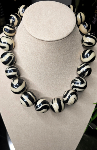 Black and White Zena Necklace
